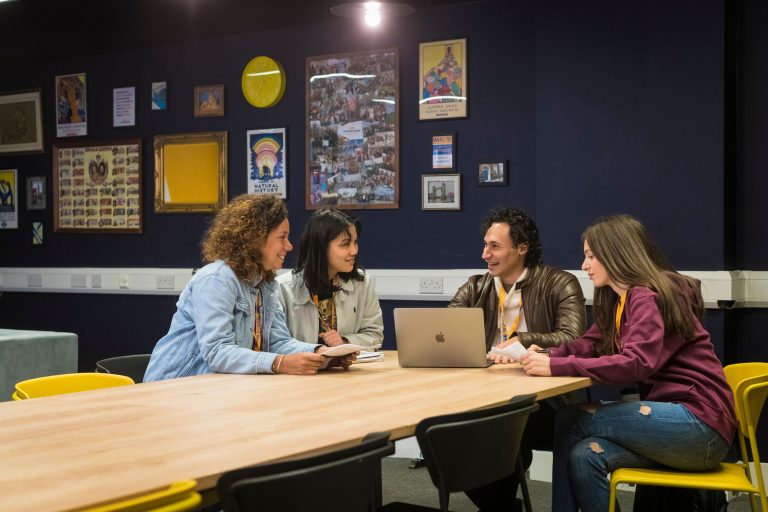 CATS Global Schools 投资提升 Stafford House London 的学生体验