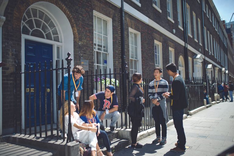 CATS Global Schools 将集中其在英国的英语语言教学服务